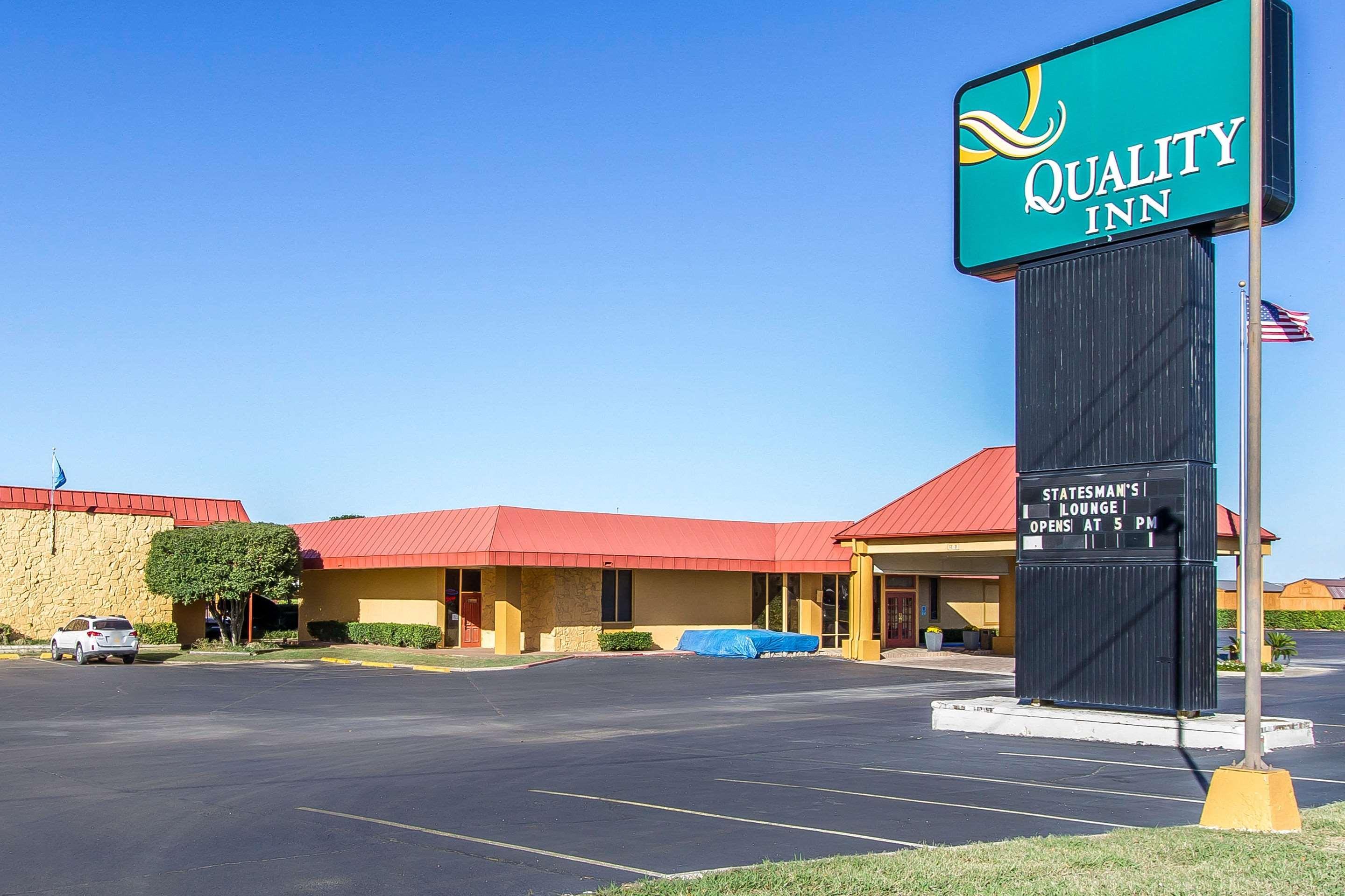 Quality Inn Ada Near University Exterior foto