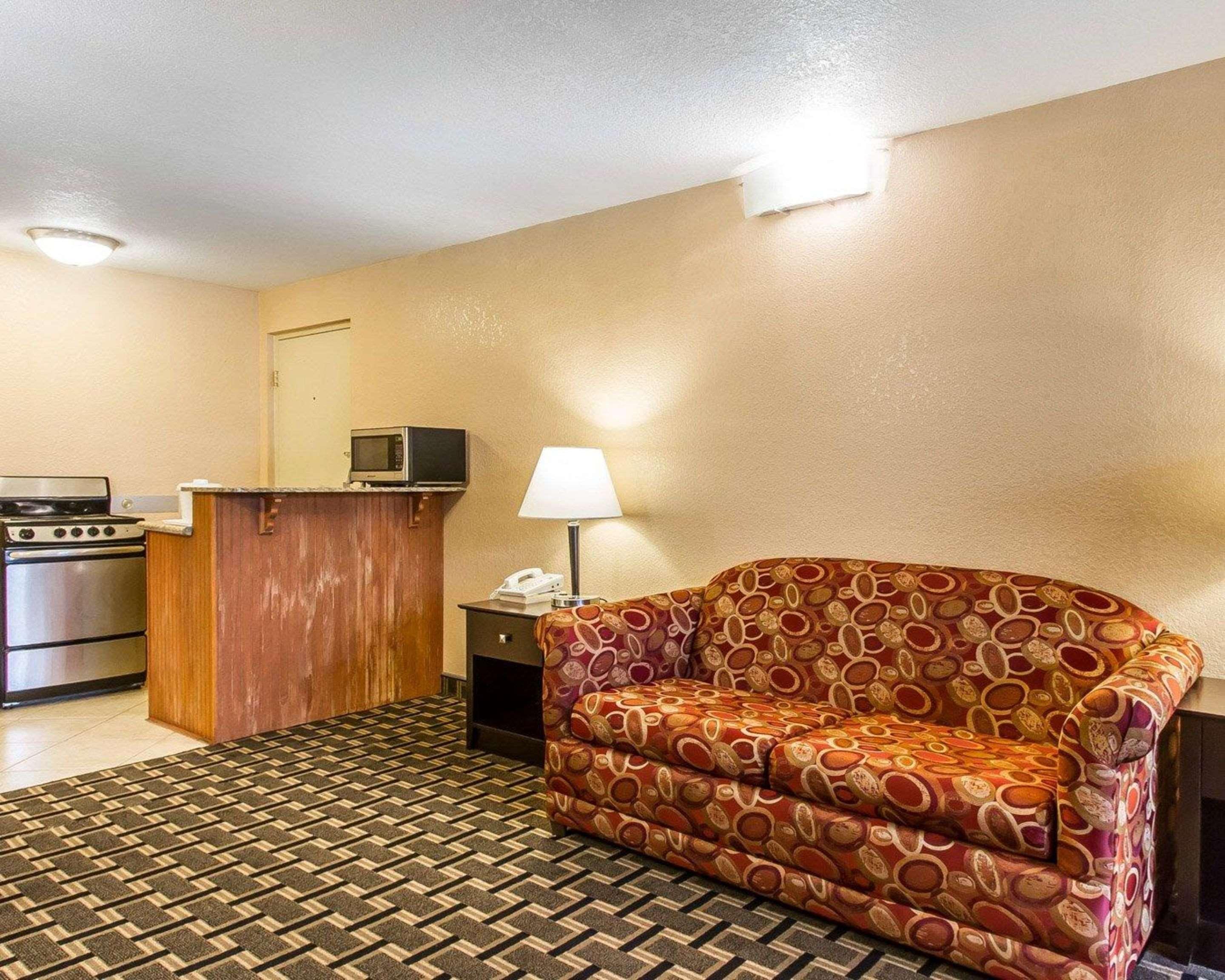 Quality Inn Ada Near University Exterior foto
