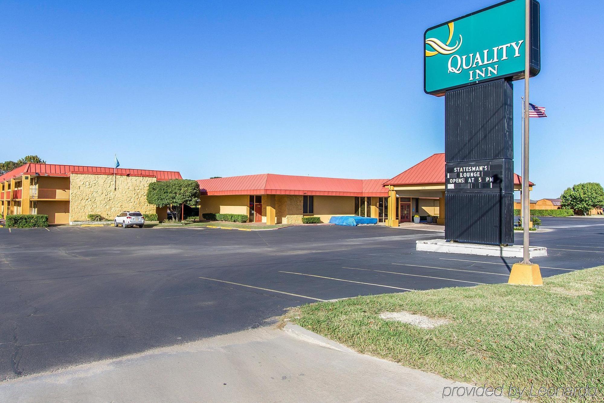 Quality Inn Ada Near University Exterior foto