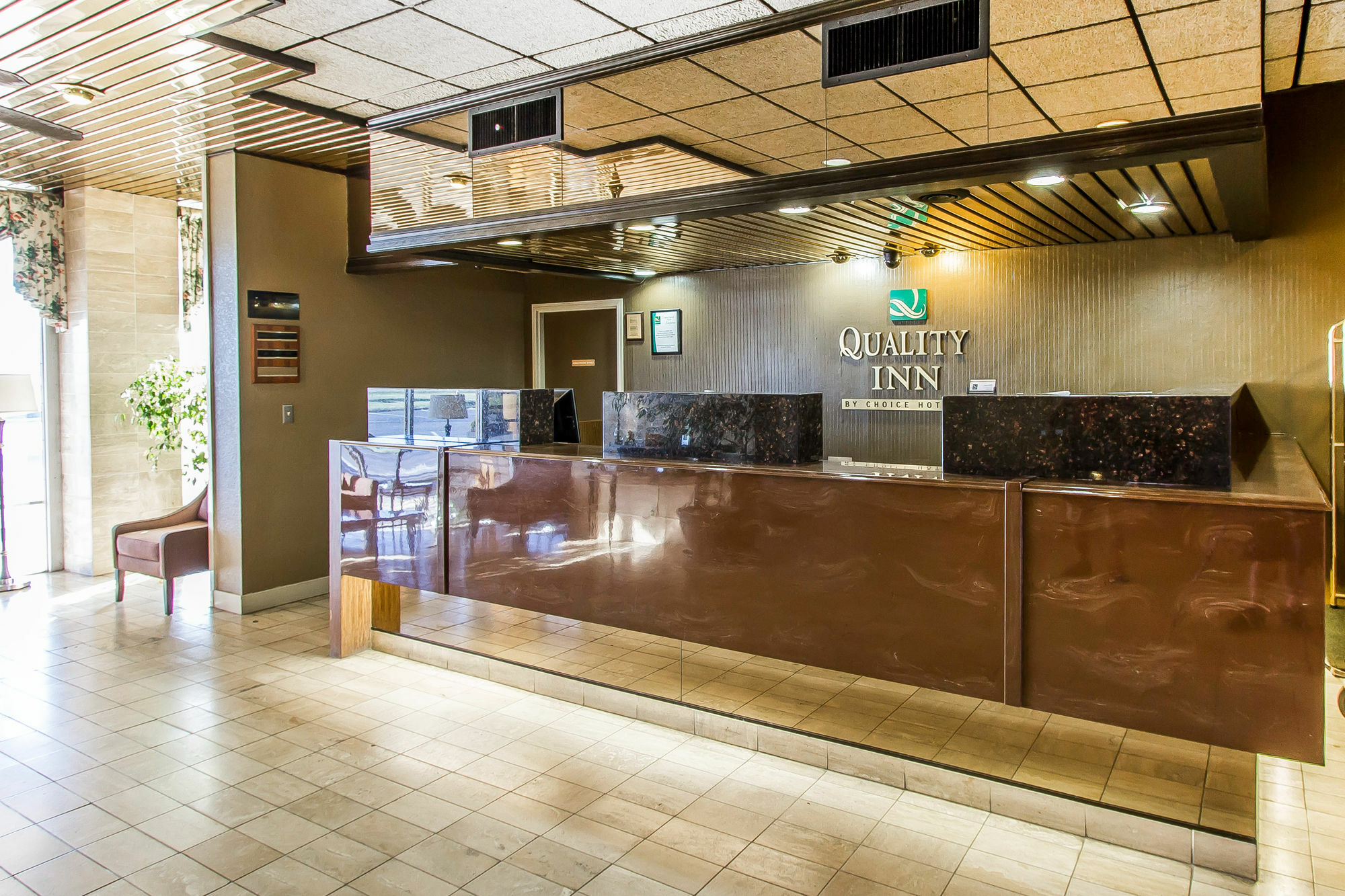 Quality Inn Ada Near University Exterior foto