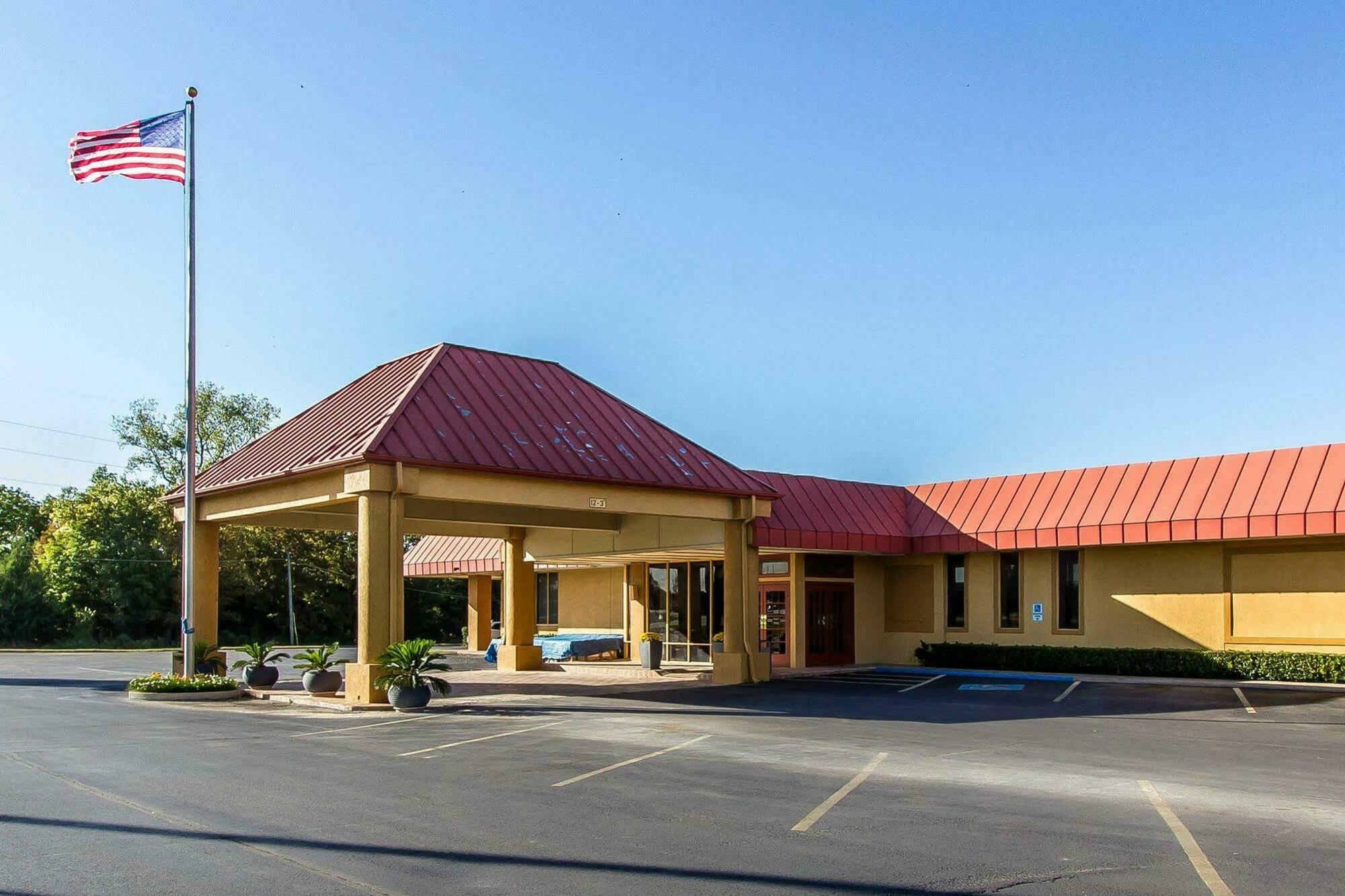Quality Inn Ada Near University Exterior foto